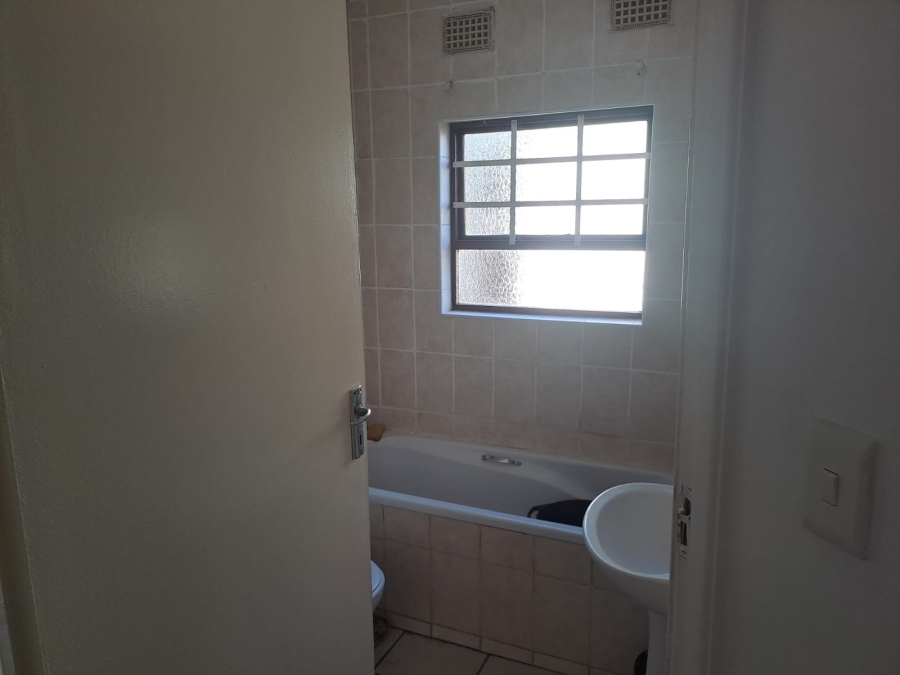 3 Bedroom Property for Sale in Nahoon Valley Park Eastern Cape